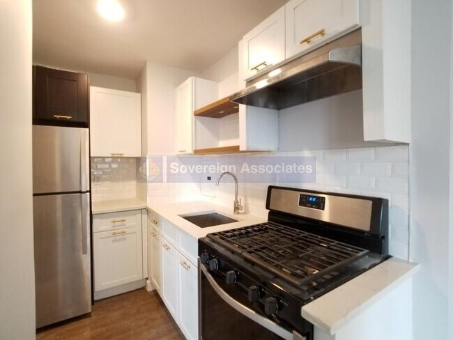 Foto del edificio - 111 Wadsworth Avenue