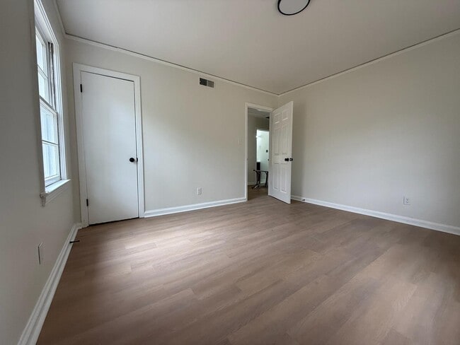 Foto del edificio - 3979 Thomas Ave