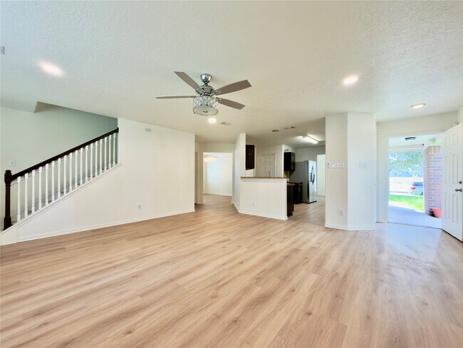Building Photo - 4935 Fair Oak Dale Ln
