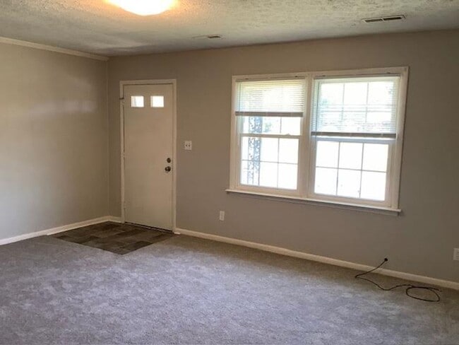 Foto del edificio - 6 Rainbow Forest Dr