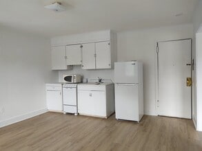 Building Photo - 31 Wing Ave
