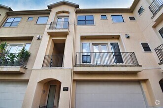 Building Photo - 2406 Dorrington St