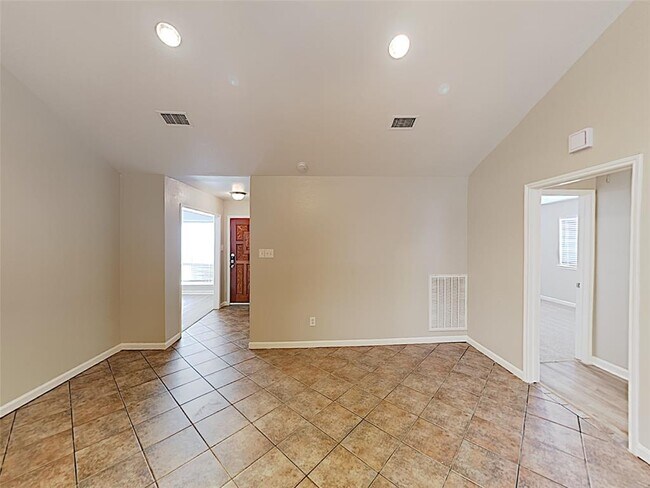 Foto del edificio - 15802 Echo Canyon Dr