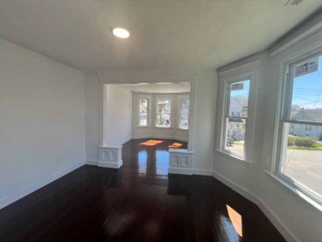 Building Photo - 55 Beacon St