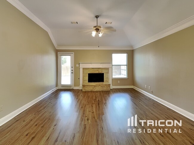 Building Photo - 202 Cox Dr