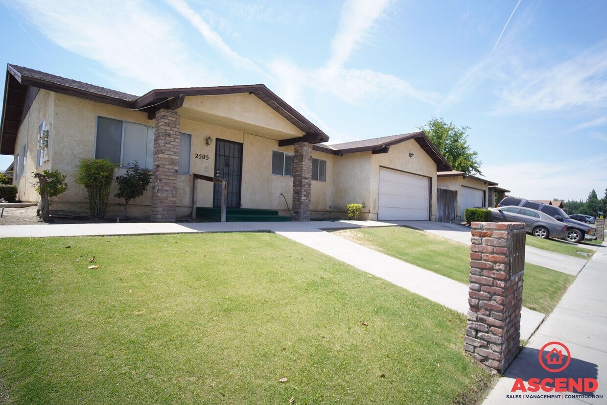 2505 Westholme Blvd Unit A, Bakersfield, CA 93309 Room for Rent in