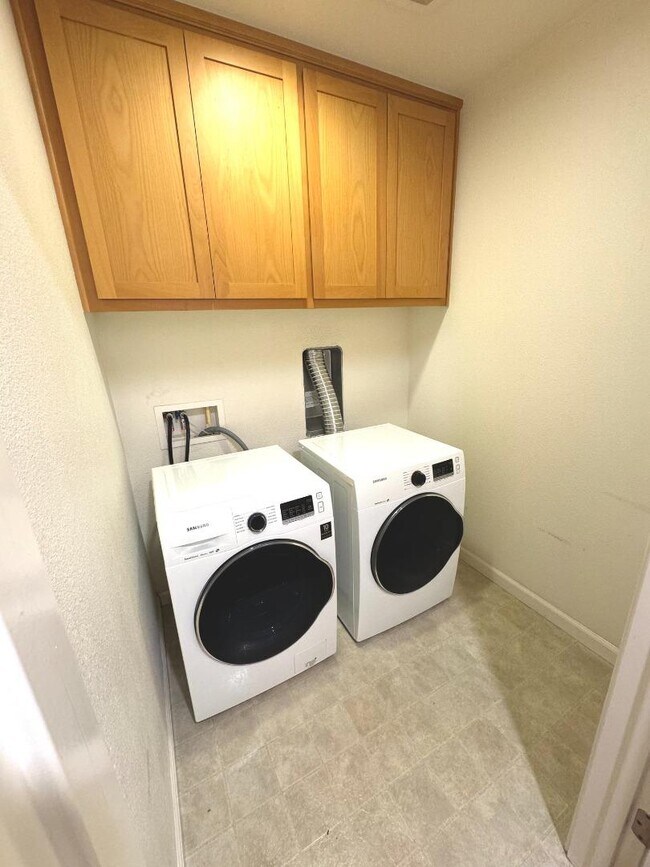 Foto del edificio - 660 Cedarville Ln