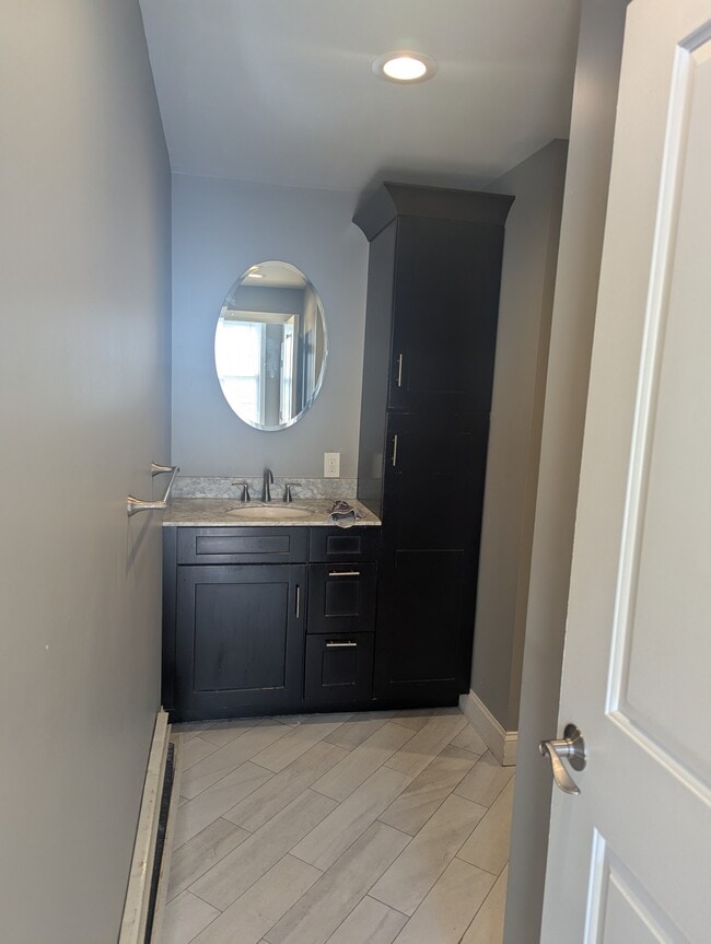 Building Photo - 300 Cedar St