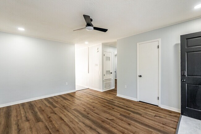 Foto del edificio - 9001 Woodbine St