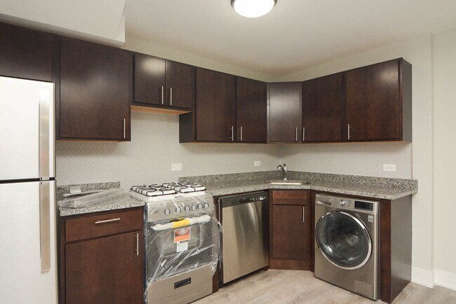 Foto del edificio - 546 W Belden Ave