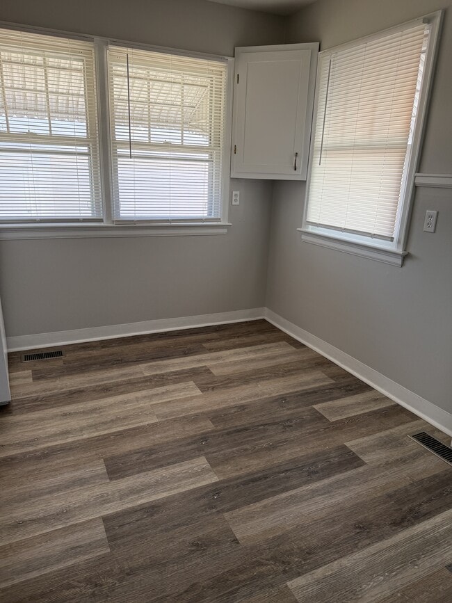 Building Photo - 1205 Jackson St