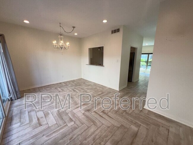 Building Photo - 1805 Stoney Brook Dr