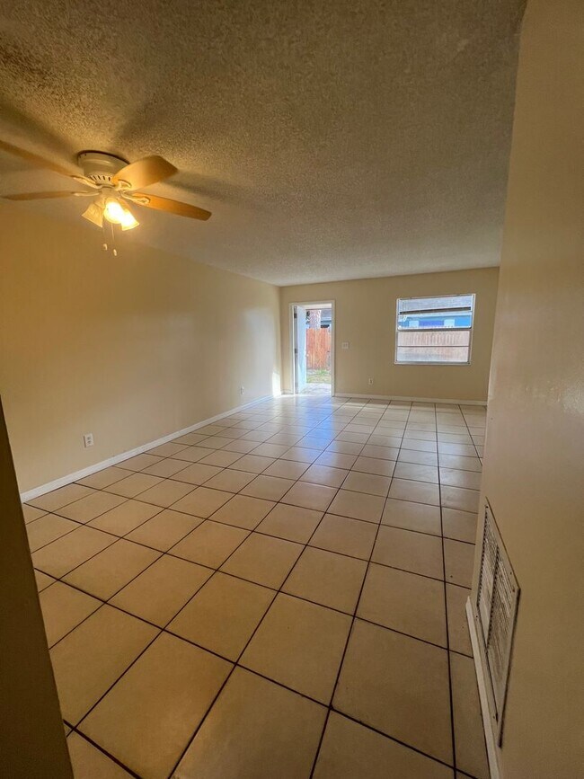 Foto del edificio - 3104 Louisiana Ave