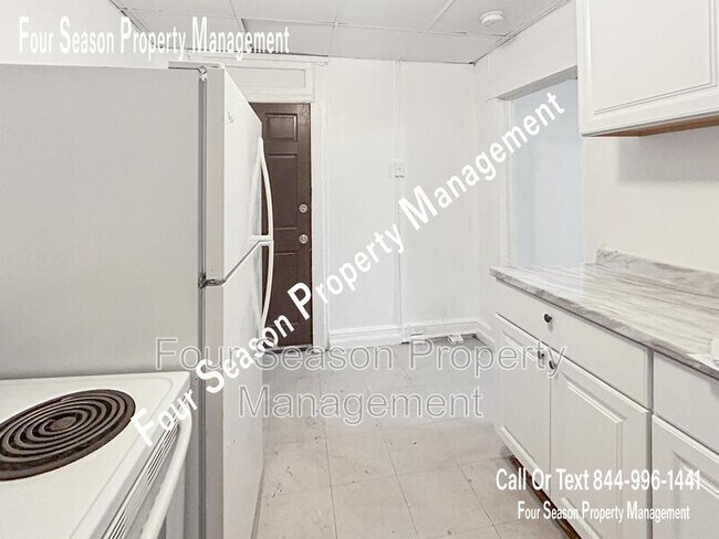 Building Photo - 402 Mitchell Avenue - D