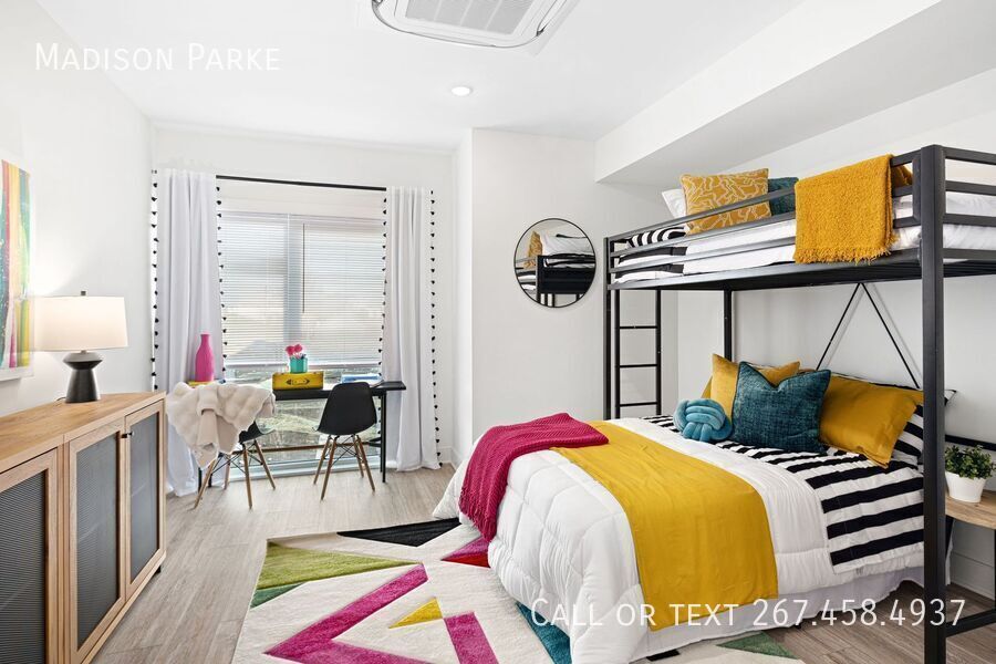 Foto principal - 2248 E Somerset St