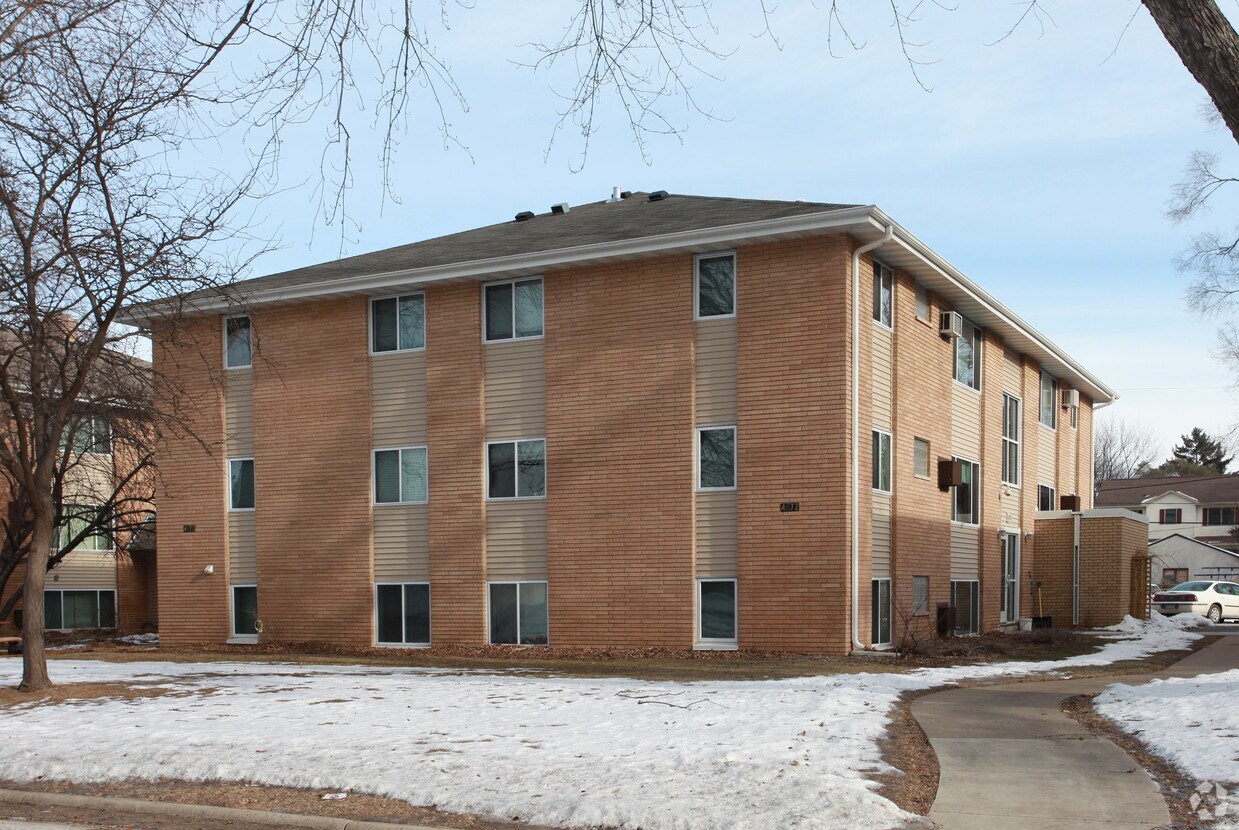 4168 Adair Ave N, Crystal, MN 55422 Apartments in Crystal, MN