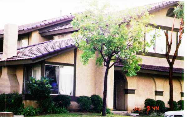 Building Photo - 5882 Kingman Ave