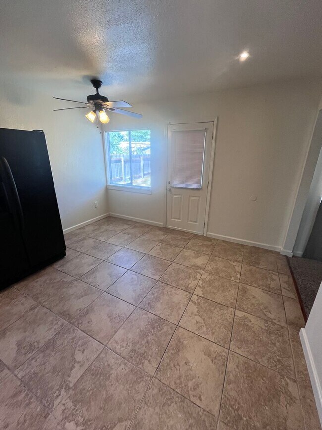 Foto del edificio - NICE HOME IN SACRAMENTO!!