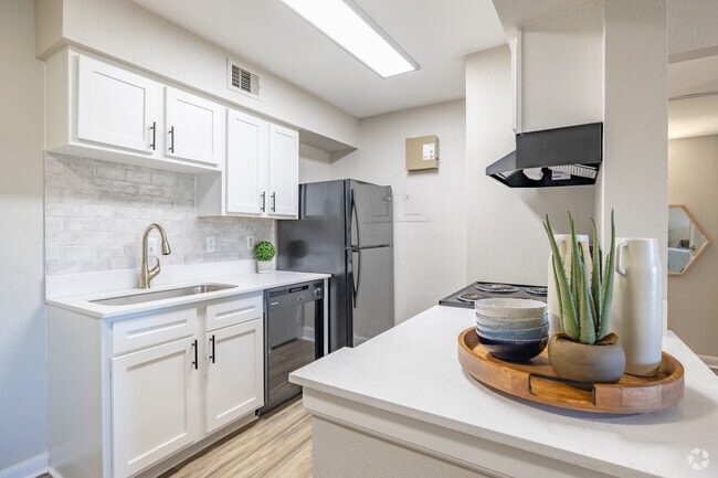 1 dormitorio, 1 baño - 675 pies cuadrados - Cocina - Lake Pointe