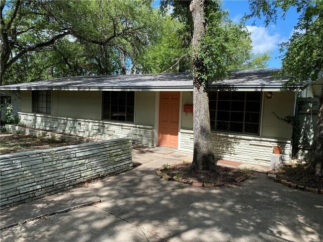 Foto del edificio - 4202 Shoal Creek Blvd