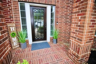 Building Photo - 2520 Garnetfield Ln