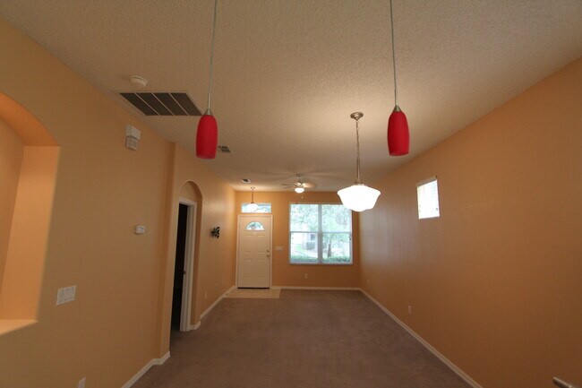 Foto del edificio - Available NOW! BEAUTIFUL  2 BD/2BA Home in...