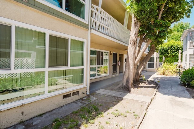 Foto del edificio - 4503 Fulton Ave