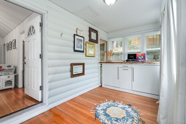 Foto del edificio - 14 Sylvan Dr