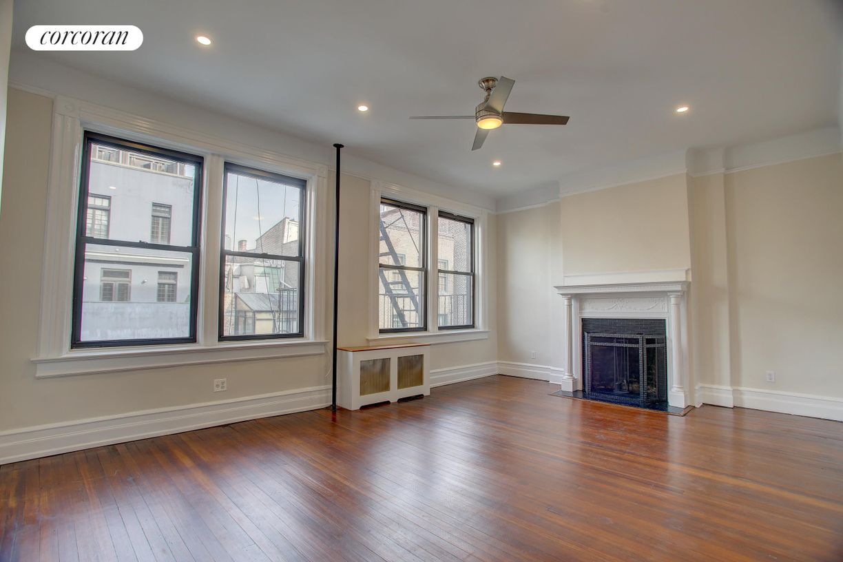 Foto principal - 83 W Washington Pl