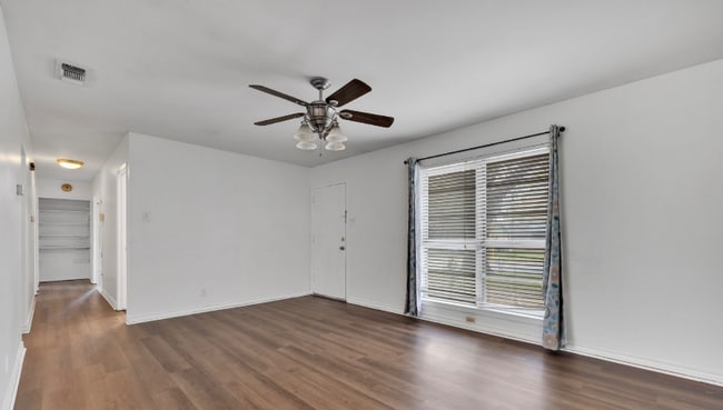 Photo - 318 Avalon St House