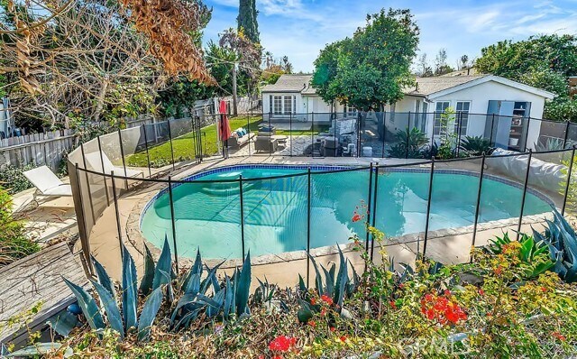 Foto del edificio - 14143 Hatteras St