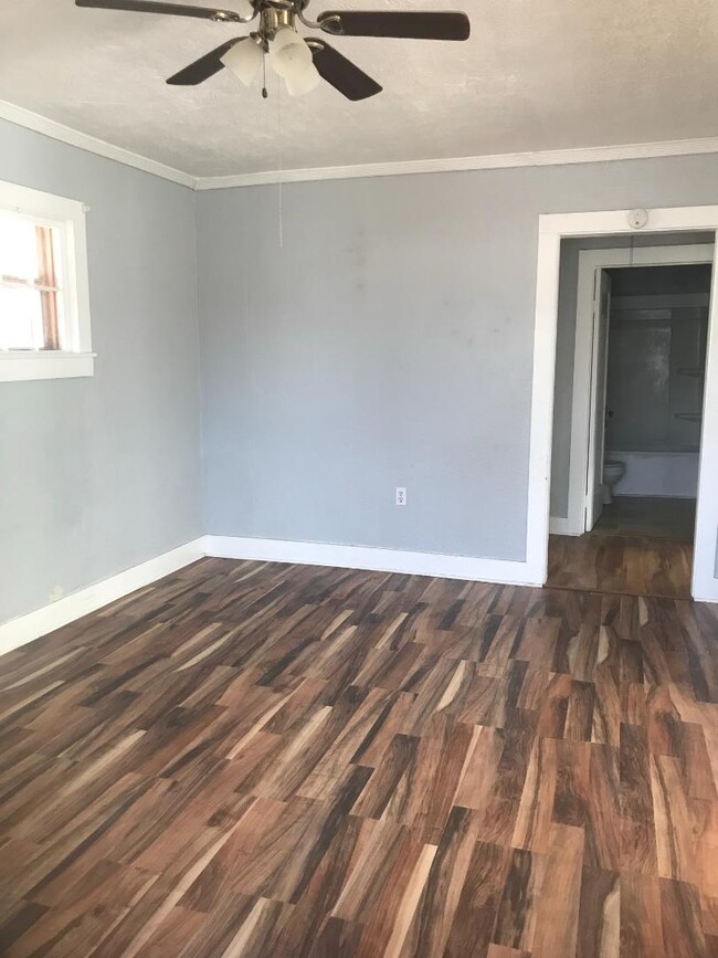 Foto del edificio - 913 Oak Ave