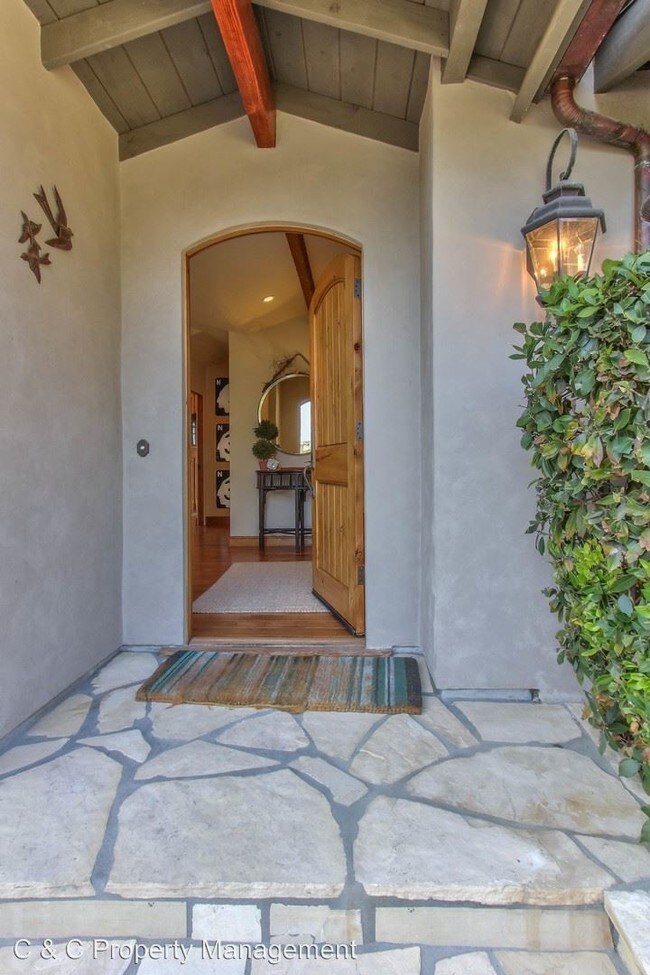 Building Photo - 3 br, 3.5 bath House - 26140 Monte Verde St