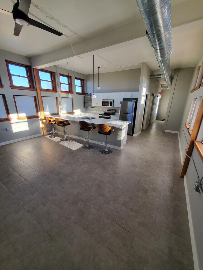 Foto del edificio - 915 W 9th St