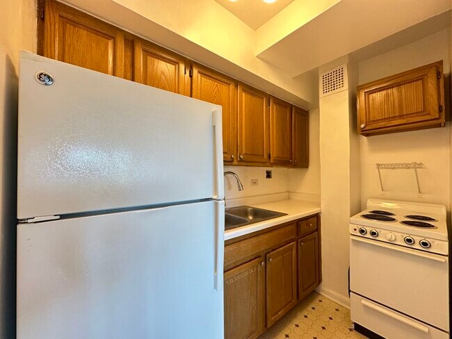 Foto del edificio - 4180 N Marine Dr