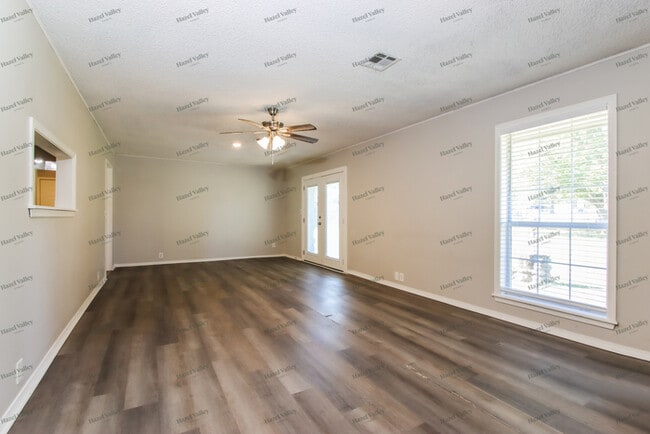 Building Photo - 9935 E Spotted Horse Dr