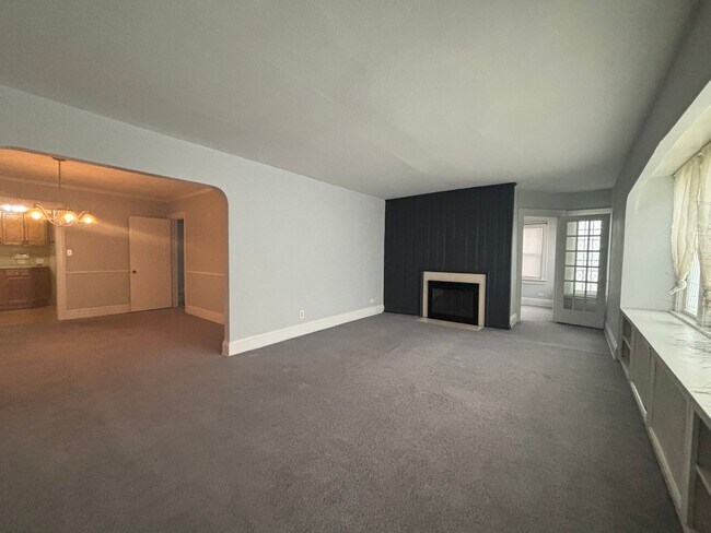 Building Photo - Ludlow2921