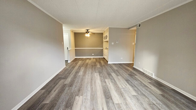Building Photo - 4855 W 137th St