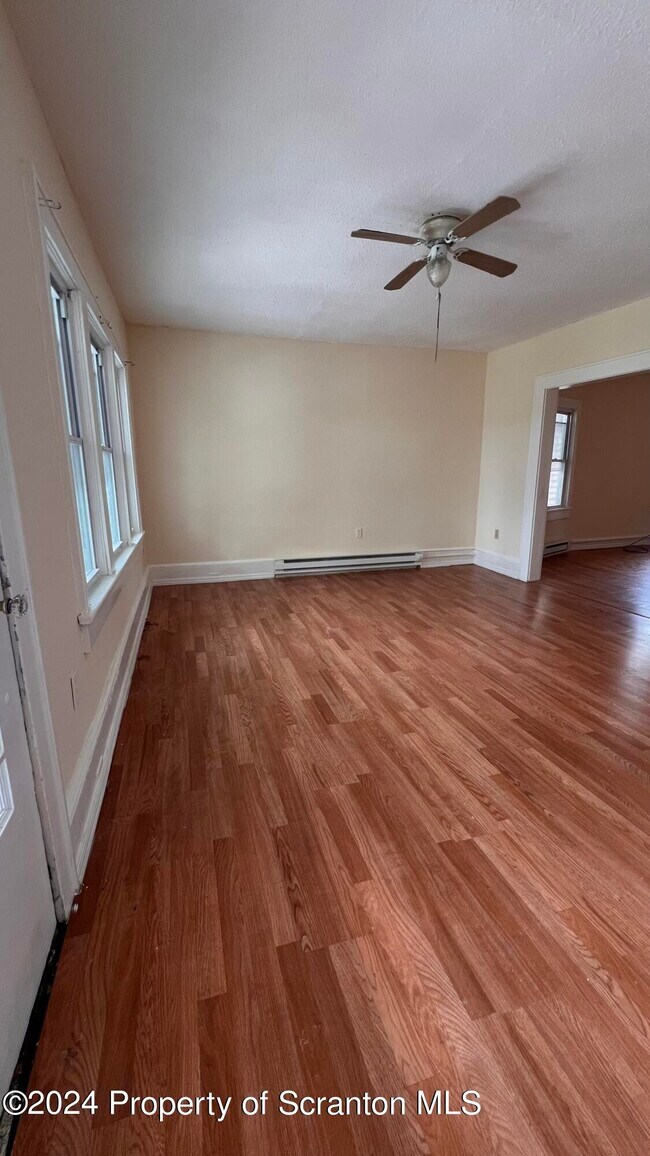 Foto del edificio - 904 Ash St