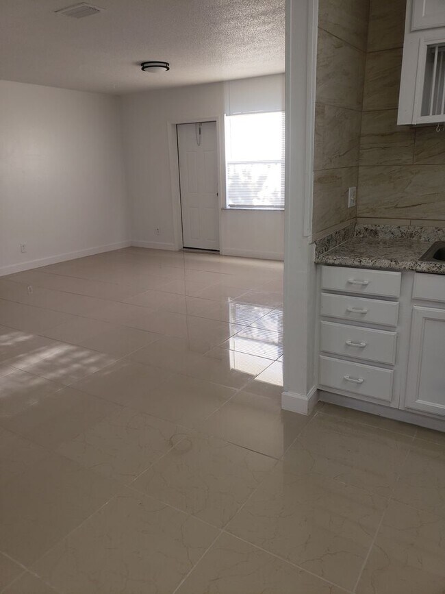 Foto del edificio - 3 bedroom 2 bath home