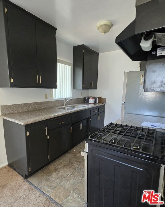 Building Photo - 2219 S Crenshaw Blvd