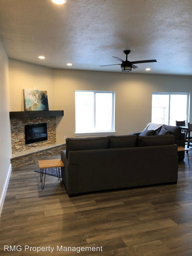 Building Photo - 5 br, 3.5 bath House - 2897 Copper Trail