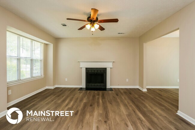 Foto del edificio - 661 Woodcrest Manor Dr