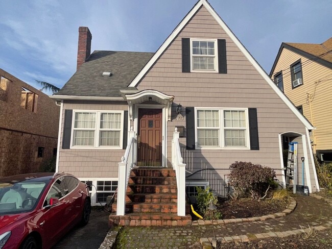 Lower Level to Charming 2 Bedroom Madison Valley!! - Lower Level to Charming 2 Bedroom Madison Valley!! Apartment