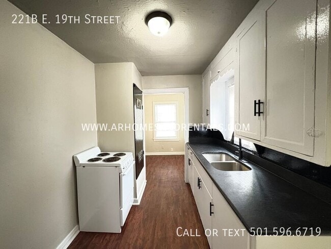 Building Photo - 221B E. 19th Street-