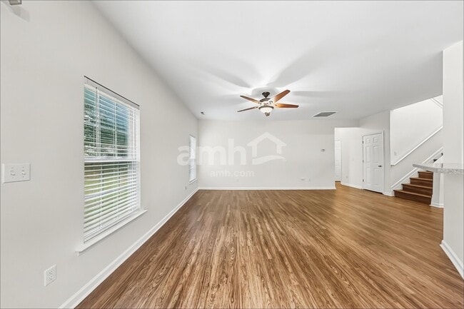 Building Photo - 1 Woodvine Way