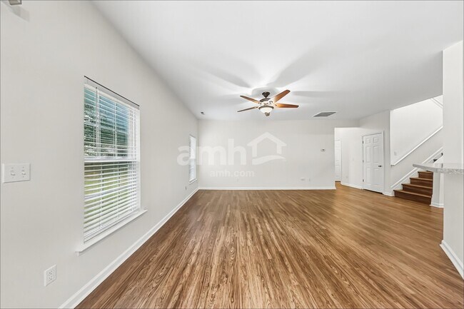 Foto del edificio - 1 Woodvine Way