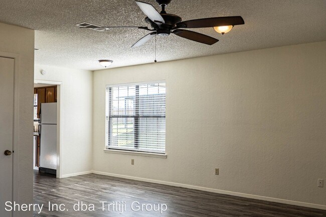 Building Photo - 229-231 Kettler Dr