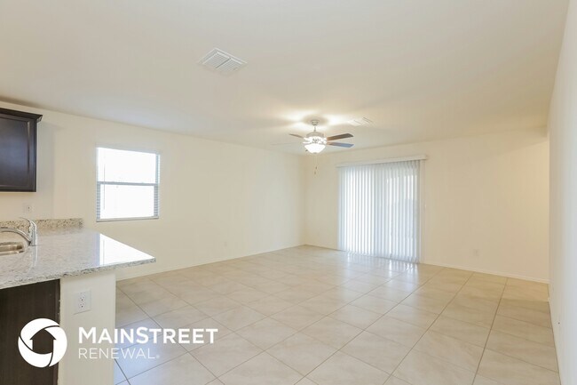 Building Photo - 25460 W Mahoney Ave