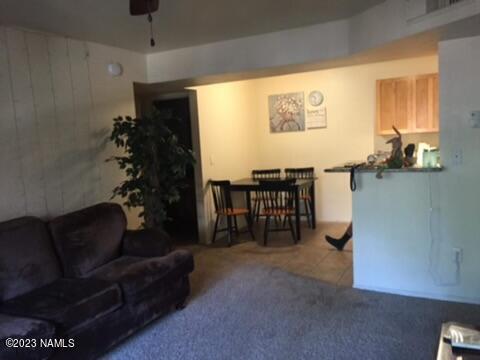 Primary Photo - 1385 W University Ave